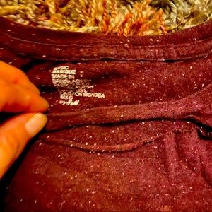 Destroyed Maroon Speckled SUPER Soft Tee by H&M